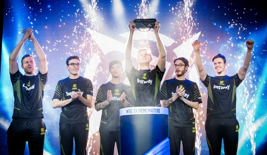 GEN战队与T1对决揭示LPL新格局